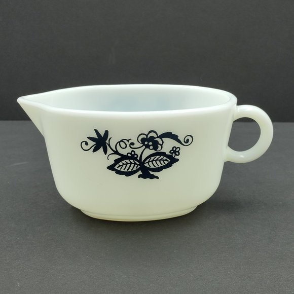 Pyrex Old Town Blue Gravy Boat with Underplate Corning Blue Onion Sauce Server - Picture 3 of 11